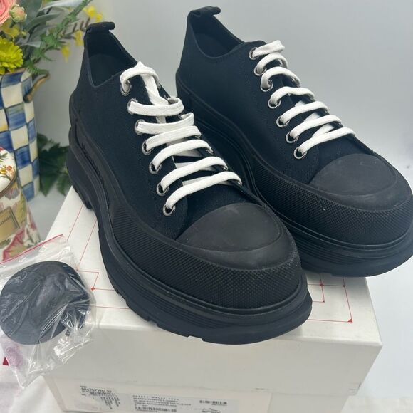 Men's Alexander McQueen low top sneakers size 44.5 made in Italy - Picture 1 of 12